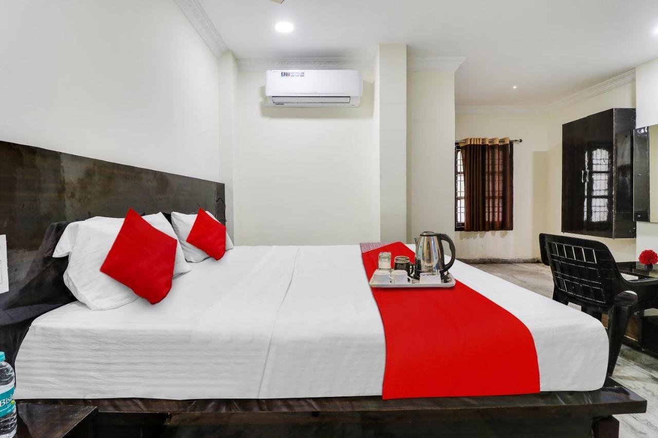 Oyo Dharani Grand Hotel Khammam ภายนอก รูปภาพ