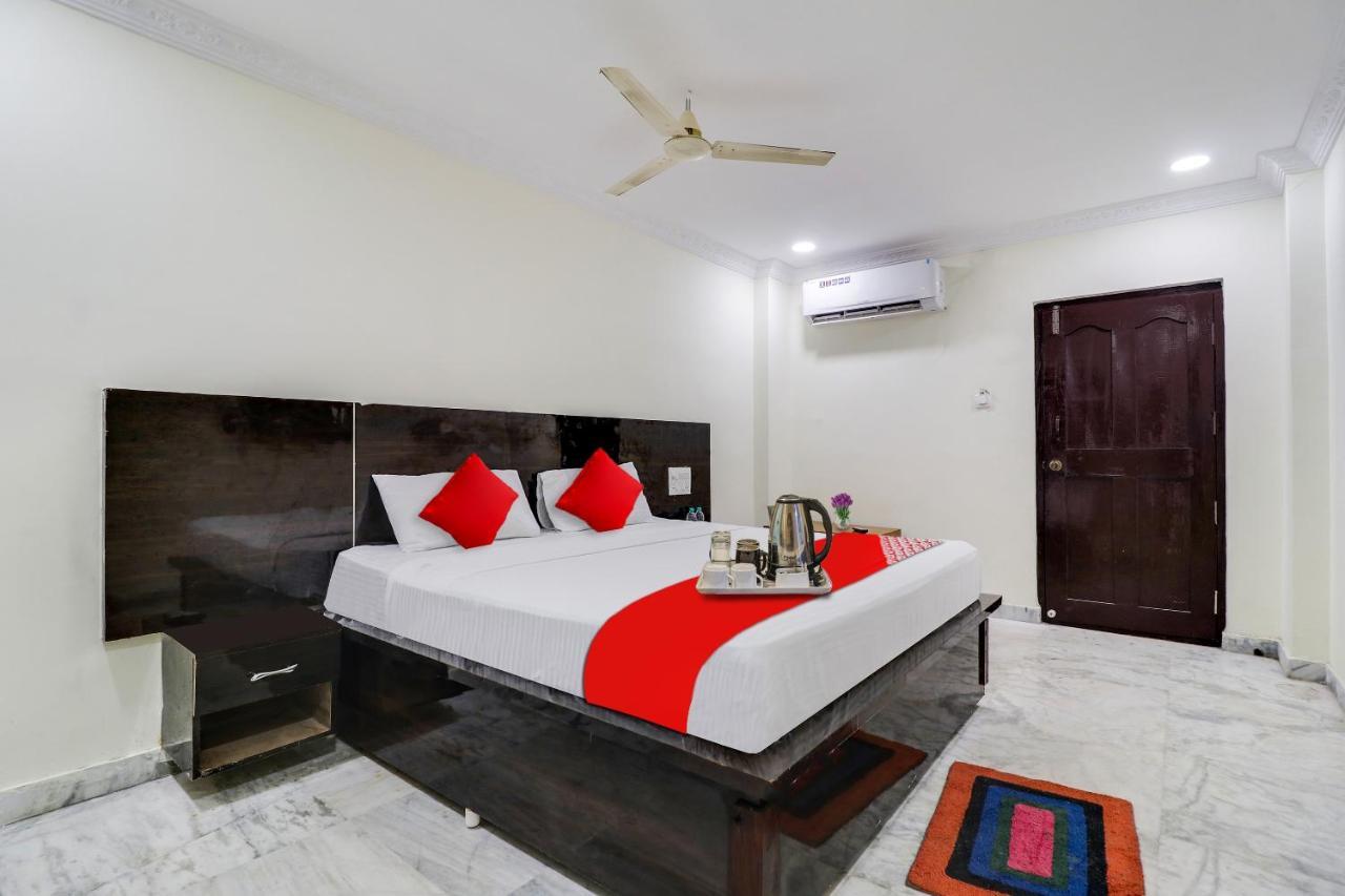 Oyo Dharani Grand Hotel Khammam ภายนอก รูปภาพ
