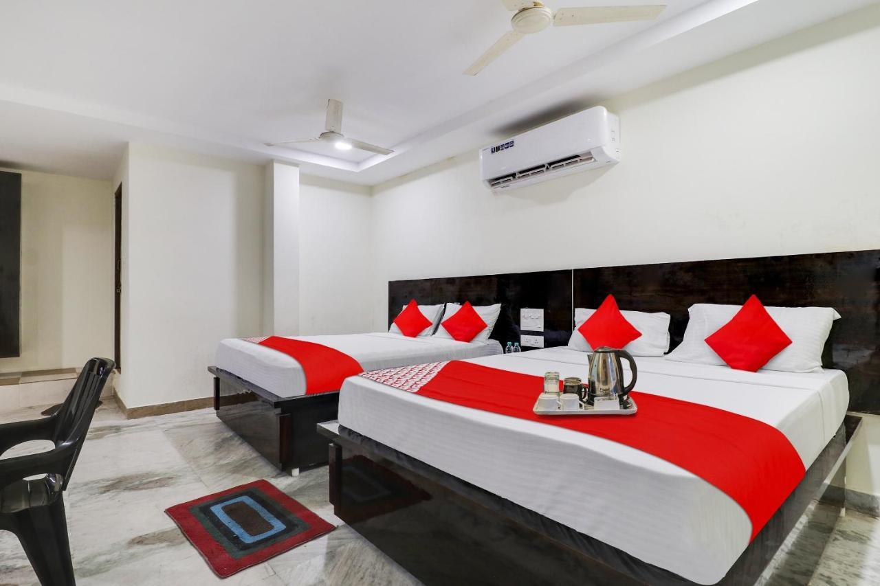 Oyo Dharani Grand Hotel Khammam ภายนอก รูปภาพ