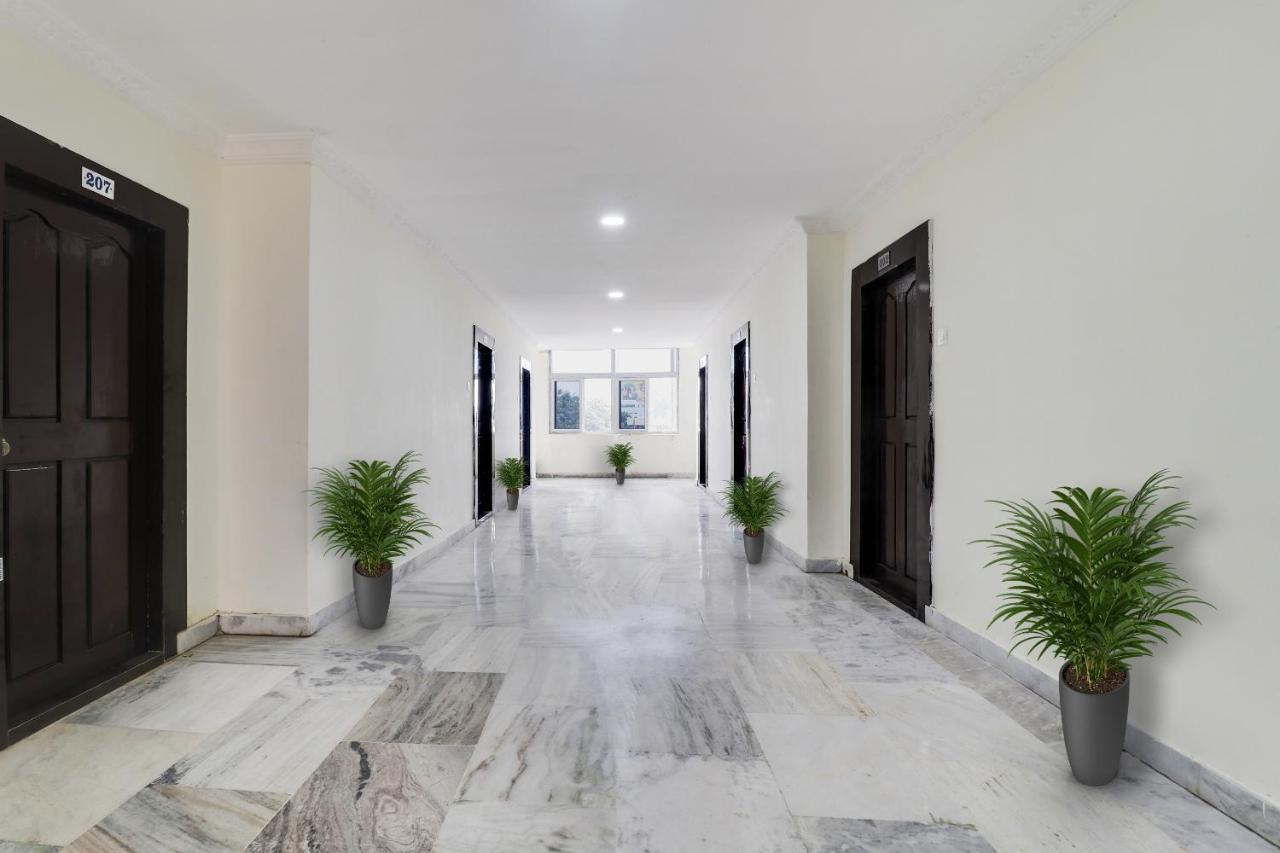 Oyo Dharani Grand Hotel Khammam ภายนอก รูปภาพ