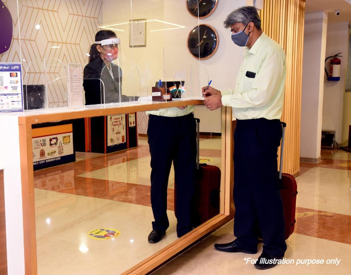 Oyo Dharani Grand Hotel Khammam ภายนอก รูปภาพ